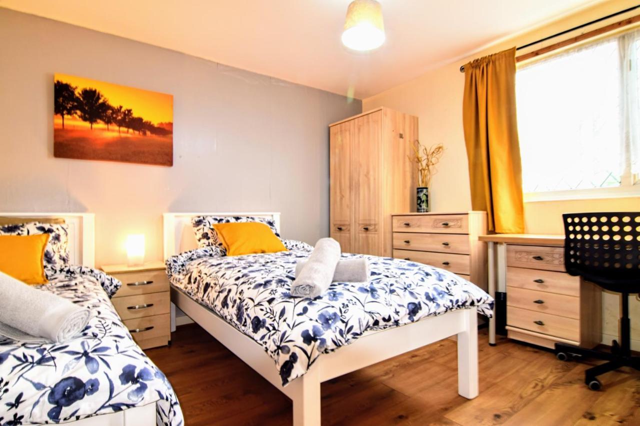 The Chinatown Home - Private Garden, Netflix, Bbq & Bar Birmingham Exteriör bild